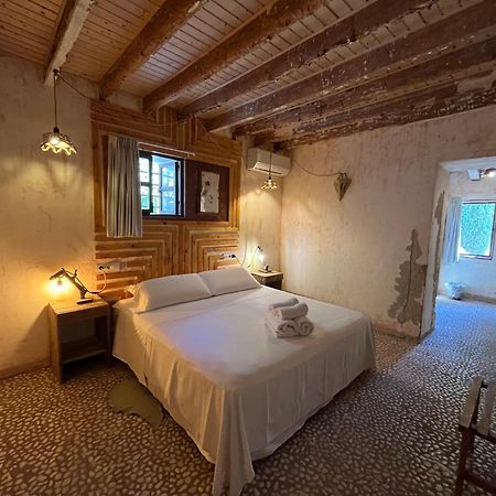 Boutique Hostal La Curandera De Salinas Sant Francesc de s'Estany Εξωτερικό φωτογραφία