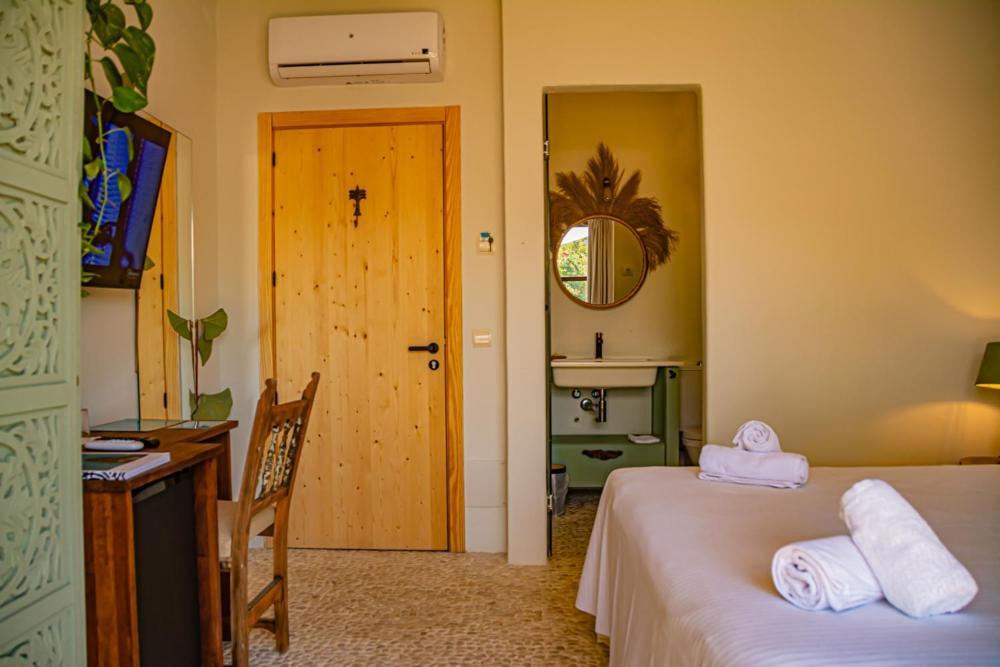 Boutique Hostal La Curandera De Salinas Sant Francesc de s'Estany Εξωτερικό φωτογραφία