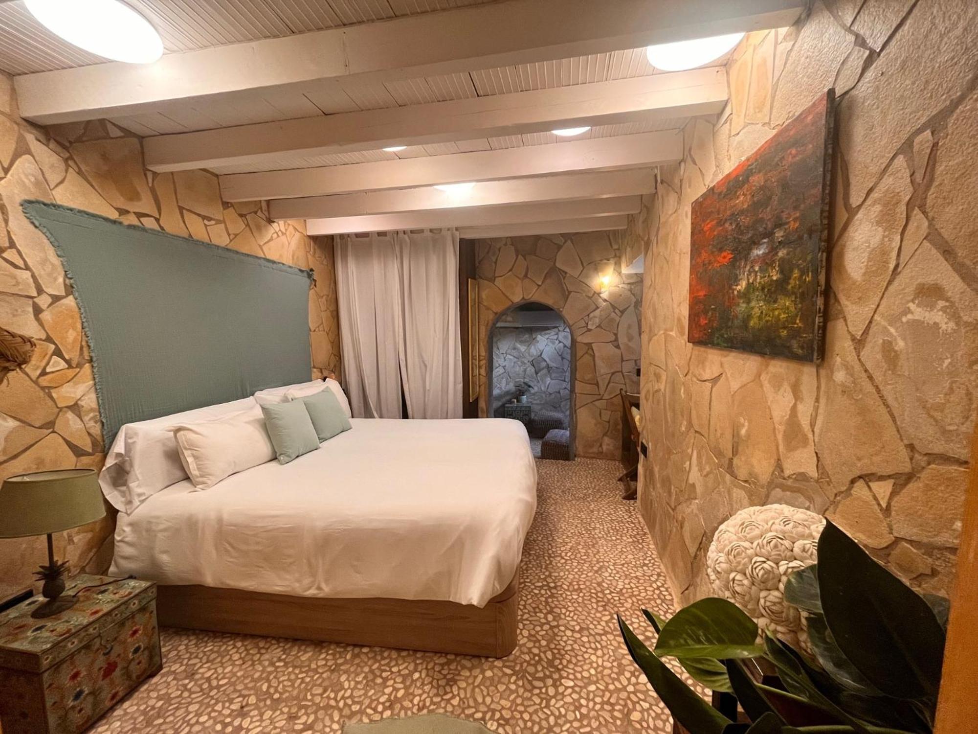 Boutique Hostal La Curandera De Salinas Sant Francesc de s'Estany Εξωτερικό φωτογραφία